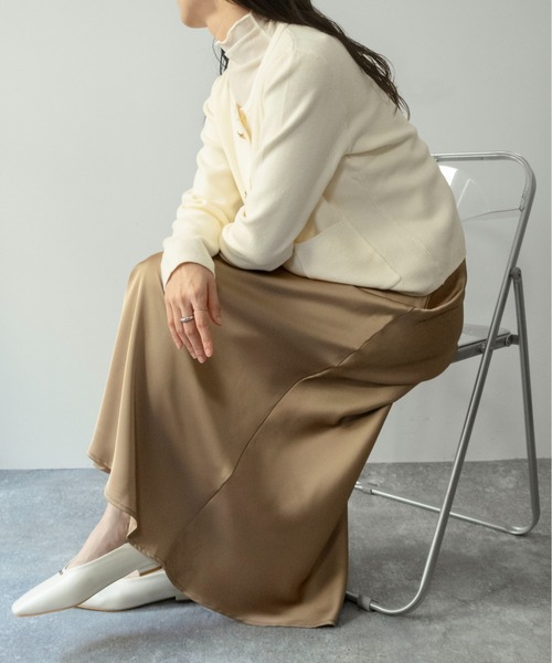 on:nue（オンニュ）の「【on:nue】[着用動画あり！] サテンマーメイドマキシスカート /2026 SS COLLECTION（スカート・レディース・アイボリー/ブラック/ピンク/ベージュ・FREE）」の13枚目の写真