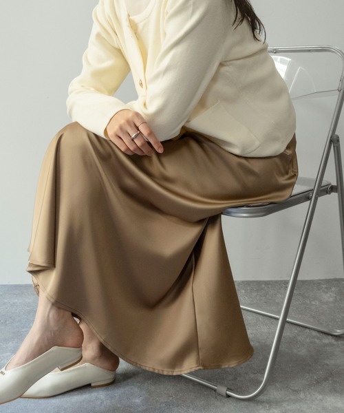 on:nue（オンニュ）の「【on:nue】[着用動画あり！] サテンマーメイドマキシスカート /2026 SS COLLECTION（スカート・レディース・アイボリー/ブラック/ピンク/ベージュ・FREE）」の12枚目の写真