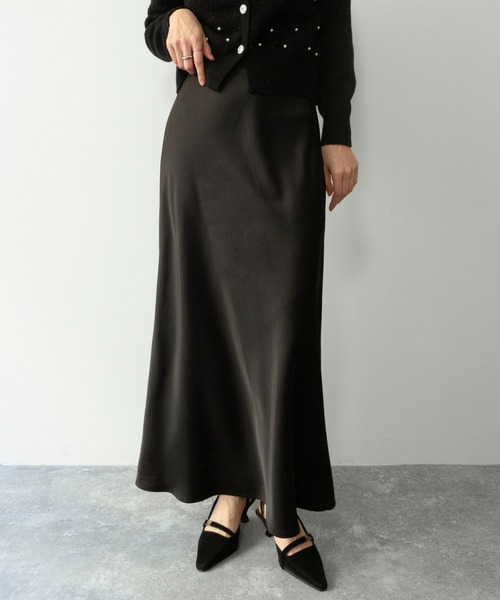 on:nue（オンニュ）の「【on:nue】[着用動画あり！] サテンマーメイドマキシスカート /2026 SS COLLECTION（スカート・レディース・アイボリー/ブラック/ピンク/ベージュ・FREE）」の21枚目の写真