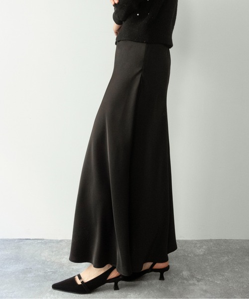 on:nue（オンニュ）の「【on:nue】[着用動画あり！] サテンマーメイドマキシスカート /2026 SS COLLECTION（スカート・レディース・アイボリー/ブラック/ピンク/ベージュ・FREE）」の22枚目の写真