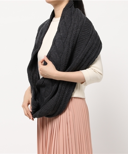 MOUSSY（マウジー）の「cable snood Ⅱ（マフラー・レディース・グレー/ベージュ/ライトブラック・FREE）」の8枚目の写真