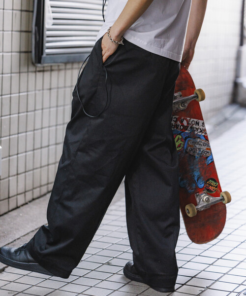 FREAK'S STORE（フリークスストア）の「限定展開 Dickies×FREAK'S STORE ディッキーズ 別注 ワイドシルエット バレルレッグ ワークパンツ（チノパンツ・メンズ・ベージュ/インディゴブルー/ブラック/ブラック系その他・SMALL/MEDIUM/LARGE）」の11枚目の写真