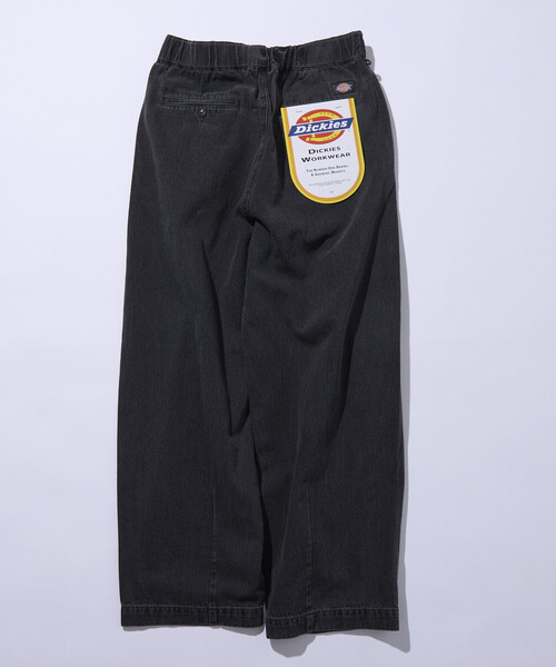 FREAK'S STORE（フリークスストア）の「限定展開 Dickies×FREAK'S STORE ディッキーズ 別注 ワイドシルエット バレルレッグ ワークパンツ（チノパンツ・メンズ・ベージュ/インディゴブルー/ブラック/ブラック系その他・SMALL/MEDIUM/LARGE）」の21枚目の写真