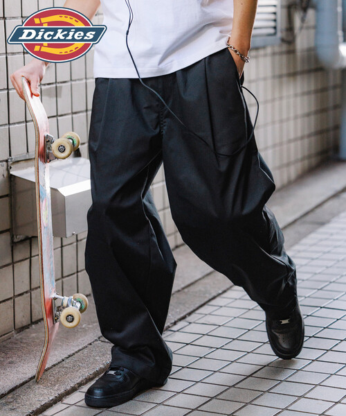 FREAK'S STORE（フリークスストア）の「限定展開 Dickies×FREAK'S STORE ディッキーズ 別注 ワイドシルエット バレルレッグ ワークパンツ（チノパンツ・メンズ・ベージュ/インディゴブルー/ブラック/ブラック系その他・SMALL/MEDIUM/LARGE）」の6枚目の写真