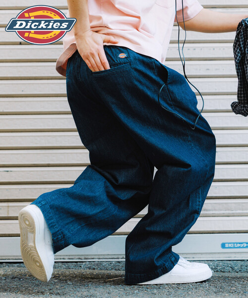 FREAK'S STORE（フリークスストア）の「限定展開 Dickies×FREAK'S STORE ディッキーズ 別注 ワイドシルエット バレルレッグ ワークパンツ（チノパンツ・メンズ・ベージュ/インディゴブルー/ブラック/ブラック系その他・SMALL/MEDIUM/LARGE）」の8枚目の写真