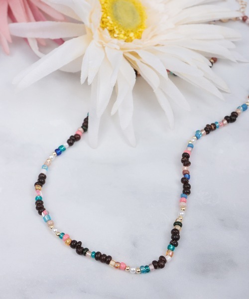 チチカカ（チチカカ）の「ココナッツ＆ビーズネックレス（ネックレス・レディース・ベージュ/ブラウン/ブルー・FREE）」の2枚目の写真
