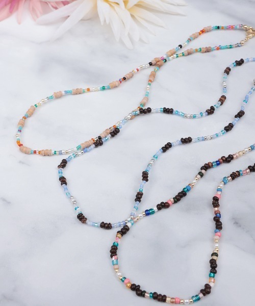 チチカカ（チチカカ）の「ココナッツ＆ビーズネックレス（ネックレス・レディース・ベージュ/ブラウン/ブルー・FREE）」の4枚目の写真