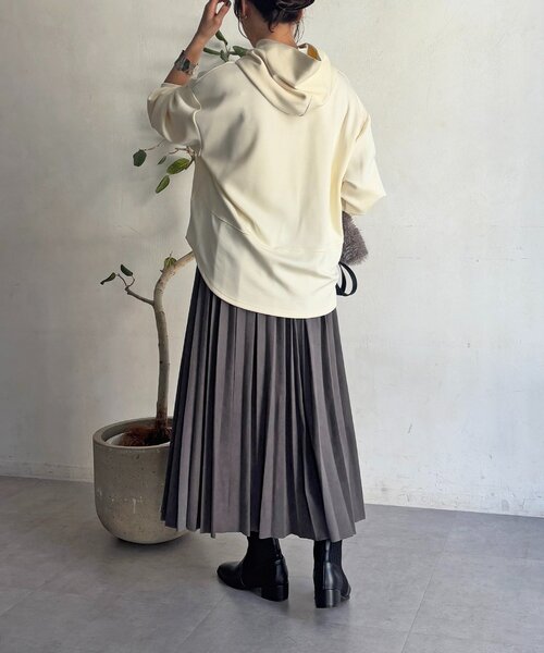 un dix cors（アンディコール）の「フードコクーンロゴプルオーバー（Tシャツ/カットソー・レディース・アイボリー/ブラック/グレー/バイオレット・FREE）」の10枚目の写真