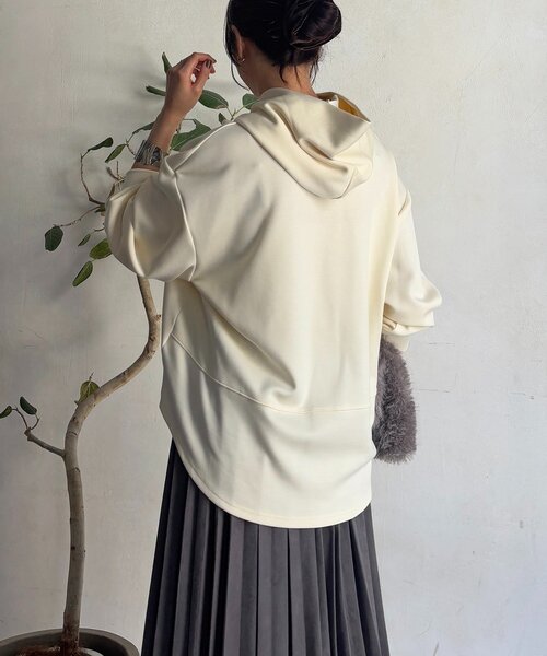 un dix cors（アンディコール）の「フードコクーンロゴプルオーバー（Tシャツ/カットソー・レディース・アイボリー/ブラック/グレー/バイオレット・FREE）」の21枚目の写真