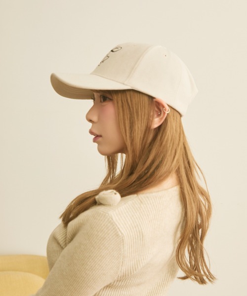 TITTY&CO.（ティティーアンドコー）の「ラメ刺繍ロゴキャップ（キャップ・レディース・アイボリー/ブラック・FREE）」の11枚目の写真