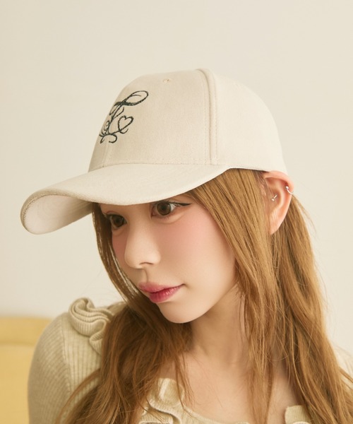TITTY&CO.（ティティーアンドコー）の「ラメ刺繍ロゴキャップ（キャップ・レディース・アイボリー/ブラック・FREE）」の9枚目の写真