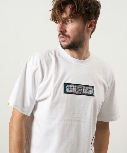 STUD MUFFIN(スタッドマフィン)の「STUD MUFFIN/スタッドマフィン/コットン天竺 クレジットシークイン&ドリップスマイル SS Tシャツ(Tシャツ/カットソー・メンズ・ホワイト/グレー・3/2)」の8枚目の写真