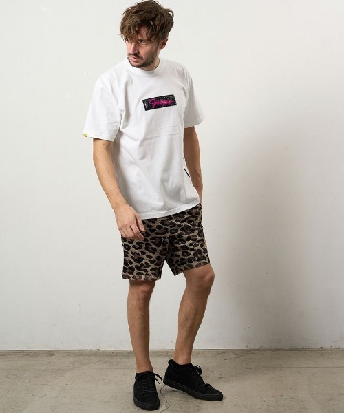 STUD MUFFIN(スタッドマフィン)の「STUD MUFFIN/スタッドマフィン/コットン天竺 クレジットシークイン&ドリップスマイル SS Tシャツ(Tシャツ/カットソー・メンズ・ホワイト/グレー・3/2)」の11枚目の写真