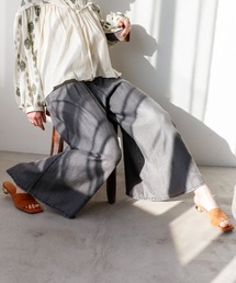 Three Four Time（スリーフォータイム）の「パウダーシルクデニムラウンドパンツ（デニムパンツ）」