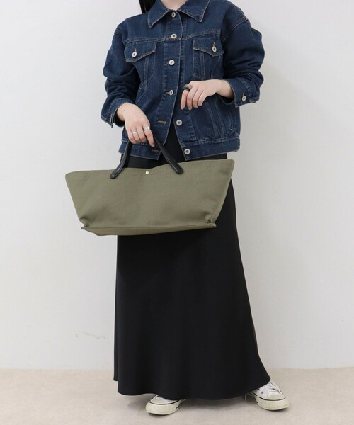 fredy emue（フレディエミュ）の「【ARTESANOS/アルテサノス】 レザーハンドルキャンバストートバッグ（ショルダーバッグ・レディース・ベージュ/オリーブ・FREE）」の3枚目の写真