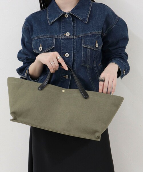 fredy emue（フレディエミュ）の「【ARTESANOS/アルテサノス】 レザーハンドルキャンバストートバッグ（ショルダーバッグ・レディース・ベージュ/オリーブ・FREE）」の5枚目の写真