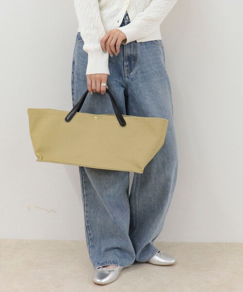 fredy emue（フレディエミュ）の「【ARTESANOS/アルテサノス】 レザーハンドルキャンバストートバッグ（ショルダーバッグ・レディース・ベージュ/オリーブ・FREE）」の6枚目の写真