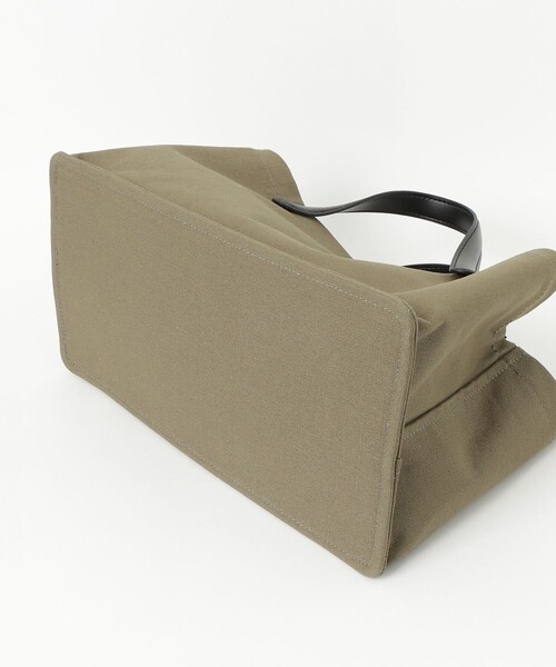 fredy emue（フレディエミュ）の「【ARTESANOS/アルテサノス】 レザーハンドルキャンバストートバッグ（ショルダーバッグ・レディース・ベージュ/オリーブ・FREE）」の11枚目の写真