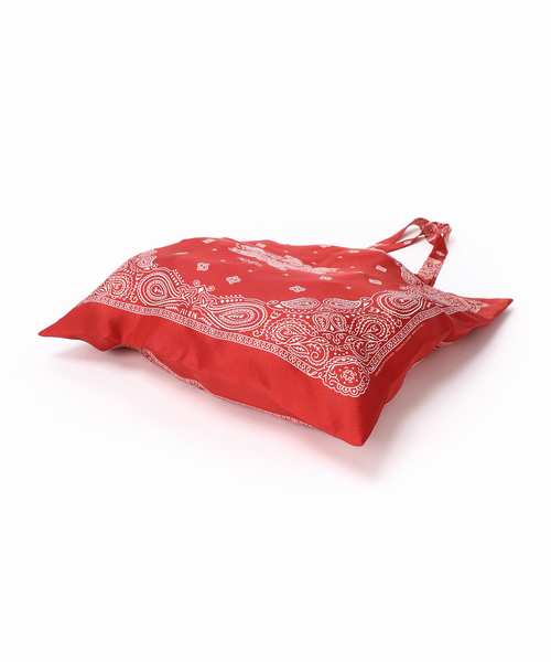 journal standard L'essage（ジャーナルスタンダードレサージュ）の「《追加》【AENEIS/エネス】Minimal Bandana Silk Totebag：トートバッグ（トートバッグ・レディース・ブラック/レッド・FREE）」の8枚目の写真