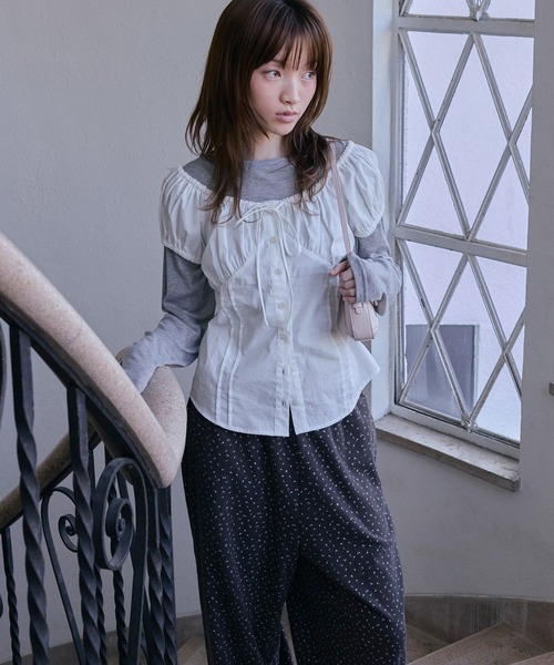 Unblend(アンブレンド)の「【Unblend】2WAYオフショルダー パフスリーブ リボン半袖ブラウス(シャツ/ブラウス・レディース・ブラック/オフホワイト/サックスブルー/ピンク・FREE)」の2枚目の写真