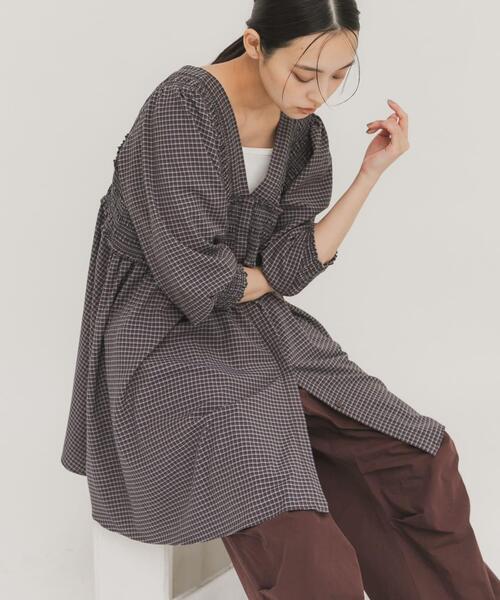 KBF（ケイビーエフ）の「2WAYシャーリングチェックミニワンピース（ワンピース・レディース・ブラウン系その他/ベージュ系その他/ブルー系その他・ONE）」の2枚目の写真