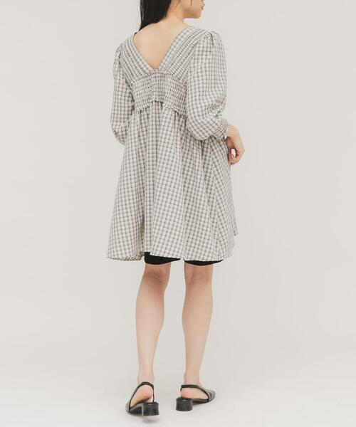 KBF（ケイビーエフ）の「2WAYシャーリングチェックミニワンピース（ワンピース・レディース・ブラウン系その他/ベージュ系その他/ブルー系その他・ONE）」の8枚目の写真