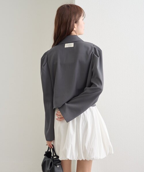 mystic(ミスティック)の「パフショートジャケット(テーラードジャケット・レディース・チャコールグレー/ネイビー・FREE)」の4枚目の写真