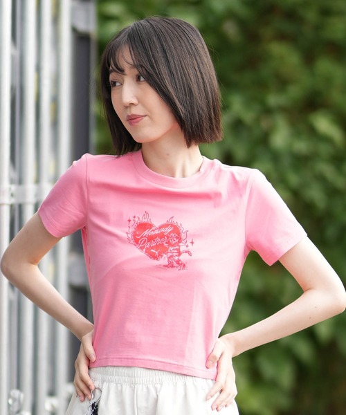PUMA(プーマ)の「PUMA/プーマ レディース クロップド丈 GRAPHICS ヤッホイ ベイビー Tシャツ 636839(Tシャツ/カットソー・レディース・ブラック/ピンク・L/M)」の7枚目の写真