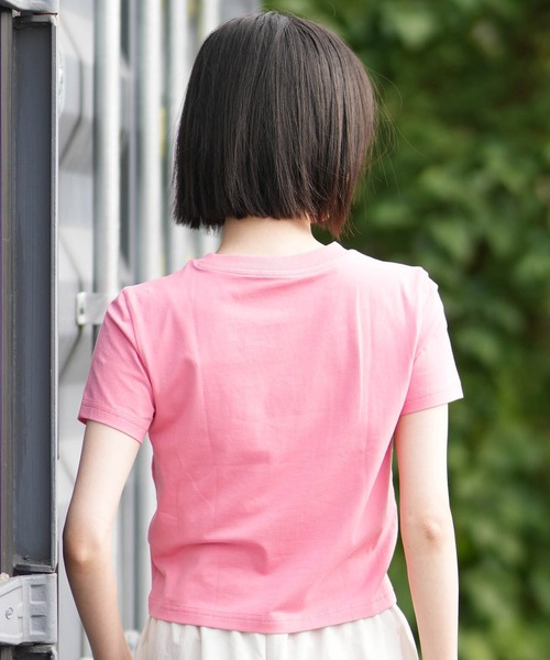 PUMA(プーマ)の「PUMA/プーマ レディース クロップド丈 GRAPHICS ヤッホイ ベイビー Tシャツ 636839(Tシャツ/カットソー・レディース・ブラック/ピンク・L/M)」の8枚目の写真