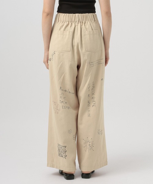 BAYFLOW（ベイフロー）の「[手描き風イラストをプリント]グラフィティタックパンツ（その他パンツ・レディース・ライトベージュ/ブラウン・MEDIUM/SMALL）」の3枚目の写真