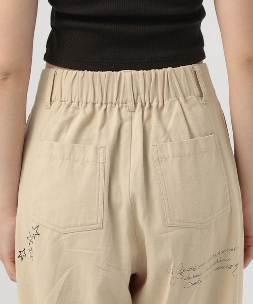 BAYFLOW（ベイフロー）の「[手描き風イラストをプリント]グラフィティタックパンツ（その他パンツ・レディース・ライトベージュ/ブラウン・MEDIUM/SMALL）」の7枚目の写真