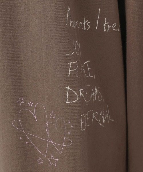 BAYFLOW（ベイフロー）の「[手描き風イラストをプリント]グラフィティタックパンツ（その他パンツ・レディース・ライトベージュ/ブラウン・MEDIUM/SMALL）」の9枚目の写真