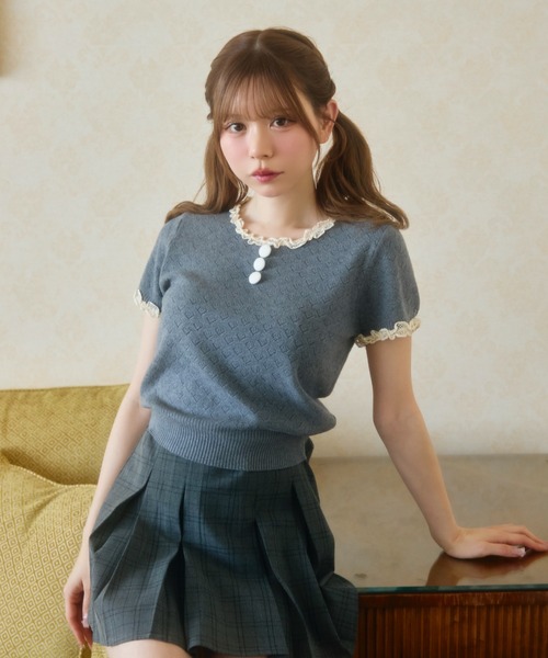 TITTY&CO.（ティティーアンドコー）の「ハート柄シアーニットレース襟トップス（Tシャツ/カットソー・レディース・ネイビー/グレー/アイボリー/ブラック・FREE）」の3枚目の写真