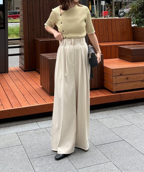 Thevon（ゼボン）の「ベルト付きタックワイドスラックス（スラックス・レディース・チャコールグレー/ブラック/アイボリー・S/M）」の8枚目の写真