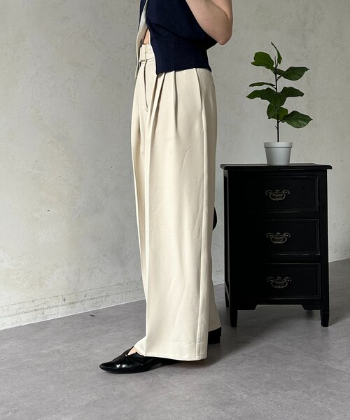 Thevon（ゼボン）の「ベルト付きタックワイドスラックス（スラックス・レディース・チャコールグレー/ブラック/アイボリー・S/M）」の12枚目の写真