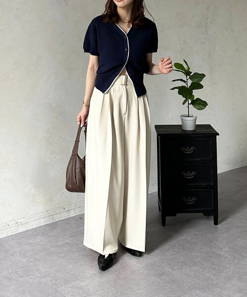 Thevon（ゼボン）の「ベルト付きタックワイドスラックス（スラックス・レディース・チャコールグレー/ブラック/アイボリー・S/M）」の19枚目の写真