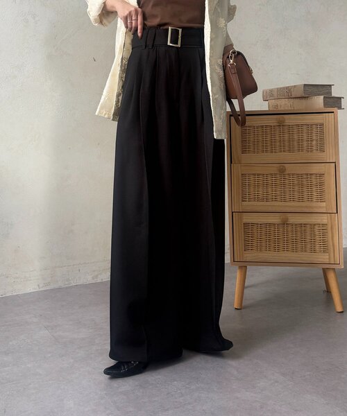 Thevon（ゼボン）の「ベルト付きタックワイドスラックス（スラックス・レディース・チャコールグレー/ブラック/アイボリー・S/M）」の20枚目の写真