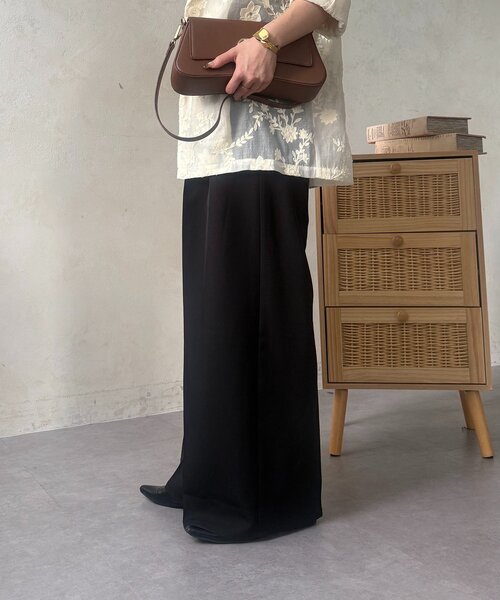 Thevon（ゼボン）の「ベルト付きタックワイドスラックス（スラックス・レディース・チャコールグレー/ブラック/アイボリー・S/M）」の21枚目の写真