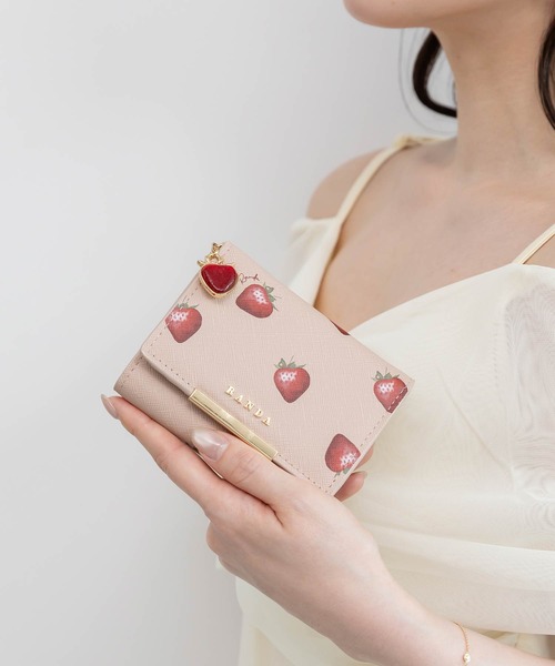 RANDA ピンク 三つ折り財布 Cherry＆Strawberry】チャーム付き三つ折りウォレット（財布）｜RANDA