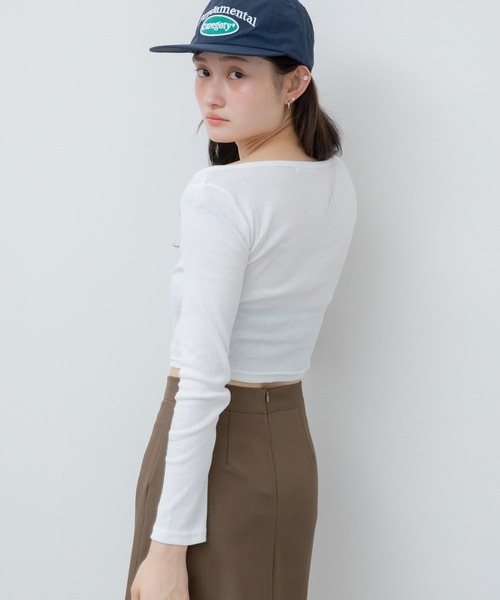 HEILIS（ヘイリス）の「コンパクトヘンリーカットソー / トップス 長袖 春服 秋服 冬服 韓国 ノームコア ヘンリーネック 長袖 カジュアル シンプル 無地 コンパクト ヘンリーネック オフィスカジュアル 白 グレー ホワイト ブラック カットソー ノームコア（Tシャツ/カットソー・レディース・グレー/ブラック/ホワイト・FREE）」の15枚目の写真