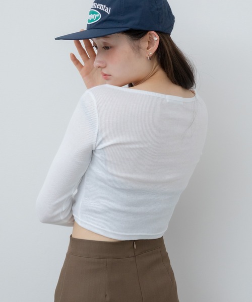 HEILIS（ヘイリス）の「コンパクトヘンリーカットソー / トップス 長袖 春服 秋服 冬服 韓国 ノームコア ヘンリーネック 長袖 カジュアル シンプル 無地 コンパクト ヘンリーネック オフィスカジュアル 白 グレー ホワイト ブラック カットソー ノームコア（Tシャツ/カットソー・レディース・グレー/ブラック/ホワイト・FREE）」の16枚目の写真