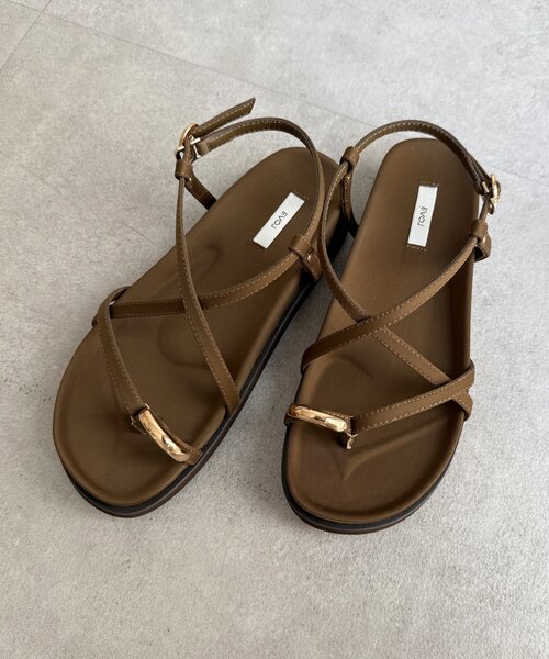 DouDou(ドゥドゥ)の「【WEB限定】GOLDトングフラットクロスサンダル(その他シューズ・レディース・ブラック/カーキ/ベージュ・SMALL/LARGE/MEDIUM)」の19枚目の写真