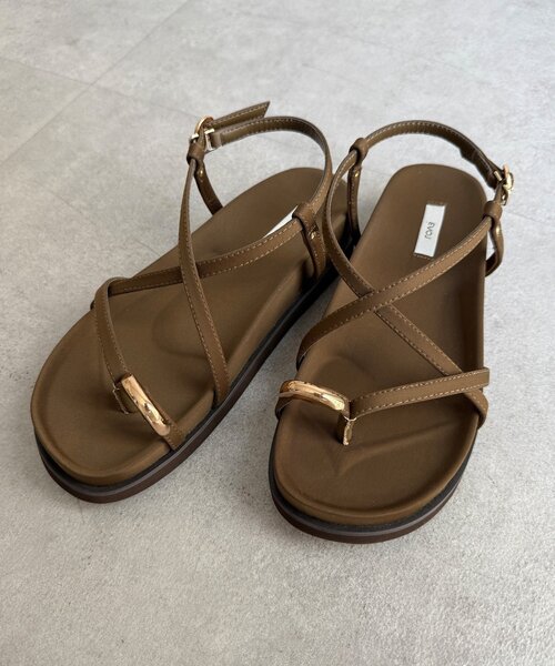 DouDou(ドゥドゥ)の「【WEB限定】GOLDトングフラットクロスサンダル(その他シューズ・レディース・ブラック/カーキ/ベージュ・SMALL/LARGE/MEDIUM)」の20枚目の写真