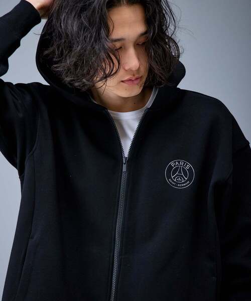 PARIS SAINT-GERMAIN（パリサンジェルマン）の「【Paris Saint-Germain / パリ・サン＝ジェルマン】JP DUAL LAYER ZIP（パーカー・メンズ・ライトグレー/ブラック/ネイビー・LARGE/MEDIUM/SMALL/X-LARGE）」の2枚目の写真