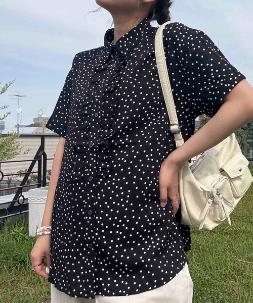 AS KNOW AS plus(アズノゥアズプラス)の「◯ フロントフリル 半袖ロングシャツ(シャツ/ブラウス・レディース・ブラック系/ブルー系/サックスブルー系/オフホワイト・FREE)」の21枚目の写真
