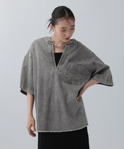 LEPSIM(レプシィム)の「デニムスキッパーTブラウス 664824(シャツ/ブラウス・レディース・ブラック/ライトブルー・FREE)」の12枚目の写真