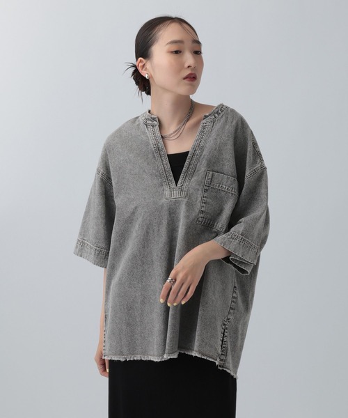 LEPSIM(レプシィム)の「デニムスキッパーTブラウス 664824(シャツ/ブラウス・レディース・ブラック/ライトブルー・FREE)」の13枚目の写真