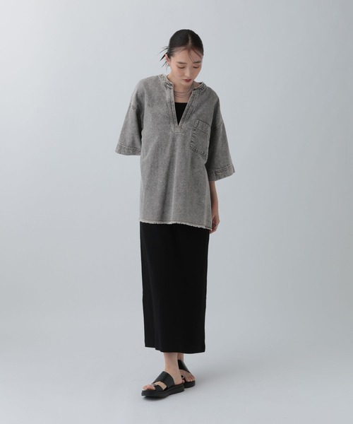 LEPSIM(レプシィム)の「デニムスキッパーTブラウス 664824(シャツ/ブラウス・レディース・ブラック/ライトブルー・FREE)」の16枚目の写真
