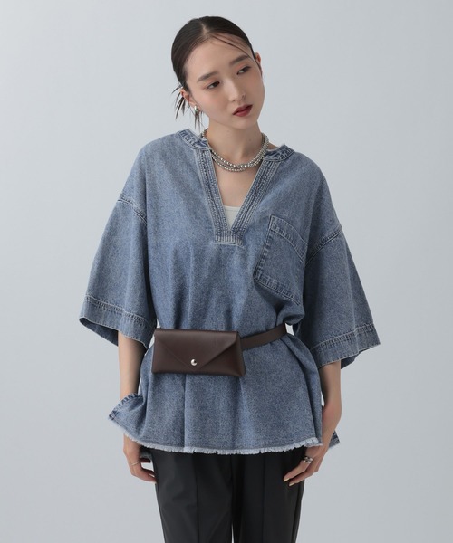 LEPSIM(レプシィム)の「デニムスキッパーTブラウス 664824(シャツ/ブラウス・レディース・ブラック/ライトブルー・FREE)」の19枚目の写真