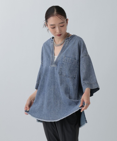 LEPSIM(レプシィム)の「デニムスキッパーTブラウス 664824(シャツ/ブラウス・レディース・ブラック/ライトブルー・FREE)」の22枚目の写真